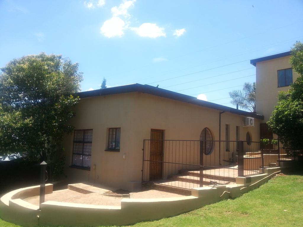 Private Apartments & Biz Stays Pretoria Bilik gambar