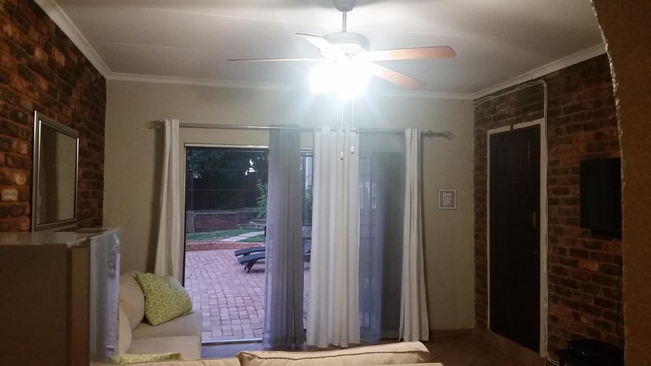 Private Apartments & Biz Stays Pretoria Luaran gambar